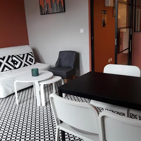 Apartment Modern And Bright Flat At The Heart Of - Welkeys *